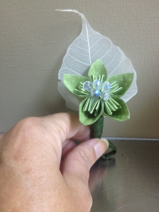 DIY paper flower boutonniere 4